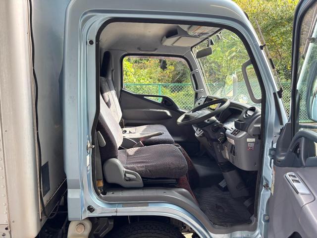 キャンター 　２ｔ　アルミバン　パネルバン　ドライバン　準中型　１０尺　内高２０８ｃｍ　ラッシング２段　９０度ストッパー　積載量２．０００ｋｇ　デュオニック　オートマ　ＡＴ　社外ナビ　バックカメラ　ＥＴＣ　カスタム（24枚目）