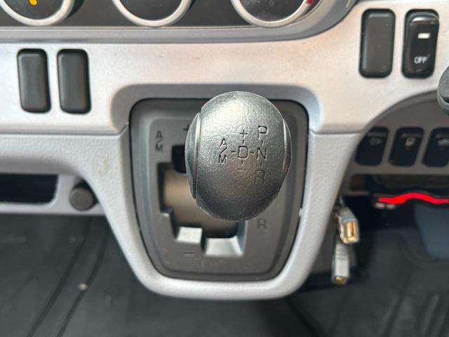 キャンター 　２ｔ　アルミバン　パネルバン　ドライバン　準中型　１０尺　内高２０８ｃｍ　ラッシング２段　９０度ストッパー　積載量２．０００ｋｇ　デュオニック　オートマ　ＡＴ　社外ナビ　バックカメラ　ＥＴＣ　カスタム（32枚目）