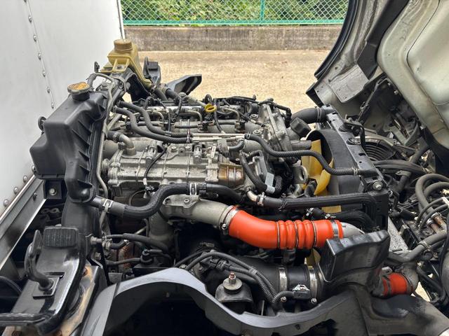 キャンター 　２ｔ　アルミバン　パネルバン　ドライバン　準中型　１０尺　内高２０８ｃｍ　ラッシング２段　９０度ストッパー　積載量２．０００ｋｇ　デュオニック　オートマ　ＡＴ　社外ナビ　バックカメラ　ＥＴＣ　カスタム（40枚目）