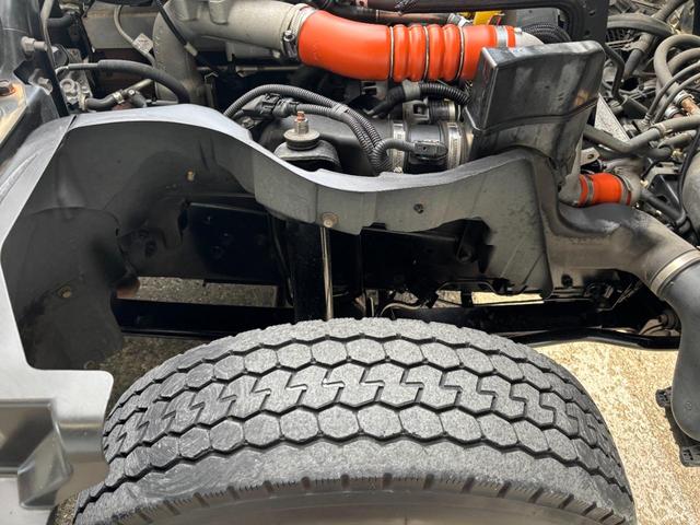 キャンター 　２ｔ　アルミバン　パネルバン　ドライバン　準中型　１０尺　内高２０８ｃｍ　ラッシング２段　９０度ストッパー　積載量２．０００ｋｇ　デュオニック　オートマ　ＡＴ　社外ナビ　バックカメラ　ＥＴＣ　カスタム（41枚目）