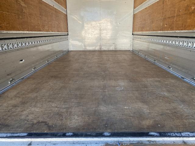 キャンター 　３ｔ　アルミウイング　ウイング　ワイドロング　内高２１４ｃｍ　床木材張り　ラッシング２段　内フック　積載量３．０００ｋｇ　ミッション　ＥＴＣ　バックモニター　ドライブレコーダー　ＣＵＳＴＯＭ　５ＭＴ（12枚目）