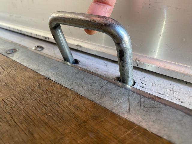 キャンター 　３ｔ　アルミウイング　ウイング　ワイドロング　内高２１４ｃｍ　床木材張り　ラッシング２段　内フック　積載量３．０００ｋｇ　ミッション　ＥＴＣ　バックモニター　ドライブレコーダー　ＣＵＳＴＯＭ　５ＭＴ（13枚目）