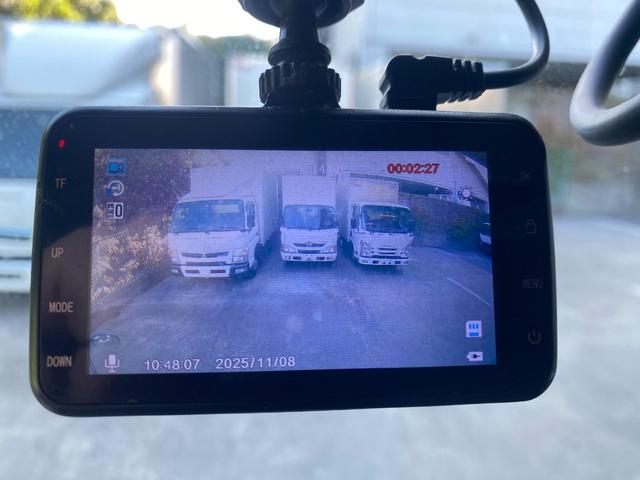 キャンター 　３ｔ　アルミウイング　ウイング　ワイドロング　内高２１４ｃｍ　床木材張り　ラッシング２段　内フック　積載量３．０００ｋｇ　ミッション　ＥＴＣ　バックモニター　ドライブレコーダー　ＣＵＳＴＯＭ　５ＭＴ（36枚目）