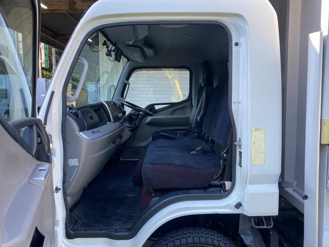 キャンター 　３ｔ　アルミウイング　ウイング　ワイドロング　内高２１４ｃｍ　床木材張り　ラッシング２段　内フック　積載量３．０００ｋｇ　ミッション　ＥＴＣ　バックモニター　ドライブレコーダー　ＣＵＳＴＯＭ　５ＭＴ（39枚目）