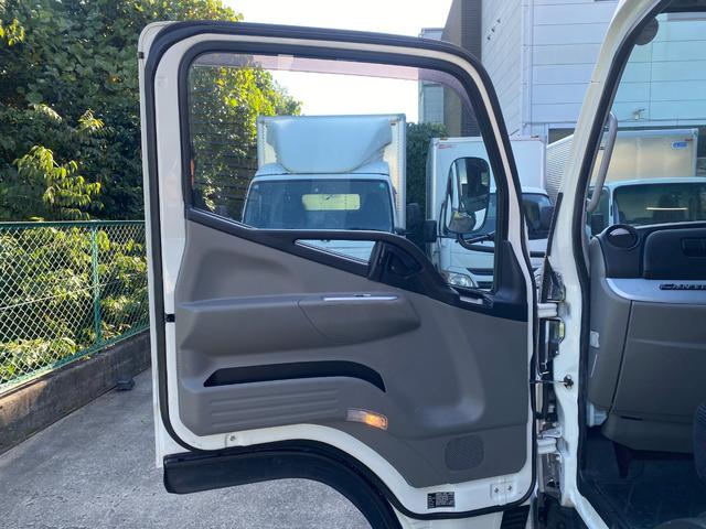 キャンター 　３ｔ　アルミウイング　ウイング　ワイドロング　内高２１４ｃｍ　床木材張り　ラッシング２段　内フック　積載量３．０００ｋｇ　ミッション　ＥＴＣ　バックモニター　ドライブレコーダー　ＣＵＳＴＯＭ　５ＭＴ（40枚目）