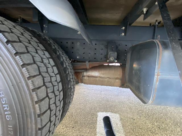 キャンター 　３ｔ　アルミウイング　ウイング　ワイドロング　内高２１４ｃｍ　床木材張り　ラッシング２段　内フック　積載量３．０００ｋｇ　ミッション　ＥＴＣ　バックモニター　ドライブレコーダー　ＣＵＳＴＯＭ　５ＭＴ（50枚目）