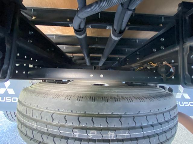 キャンター 　３ｔ　アルミウイング　ウイング　ワイドロング　内高２１４ｃｍ　床木材張り　ラッシング２段　内フック　積載量３．０００ｋｇ　ミッション　ＥＴＣ　バックモニター　ドライブレコーダー　ＣＵＳＴＯＭ　５ＭＴ（52枚目）