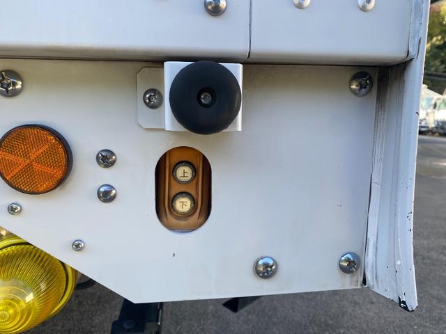 キャンター 　３ｔ　アルミウイング　ウイング　ワイドロング　内高２１４ｃｍ　床木材張り　ラッシング２段　内フック　積載量３．０００ｋｇ　ミッション　ＥＴＣ　バックモニター　ドライブレコーダー　ＣＵＳＴＯＭ　５ＭＴ（65枚目）