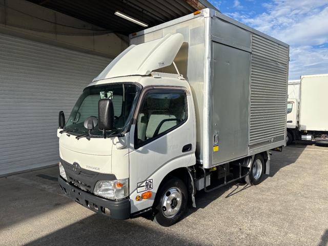 トヨエース 　２ｔ　アルミバン　バン　準中型　１０尺　ショートボディ　９０度ストッパー　ラッシング１段　サイドスライド扉　床木材張り　内高２１６ｃｍ　ＥＴＣ　バックモニター　社外ナビ　積載量２．０００ｋｇ　ＡＴ（2枚目）