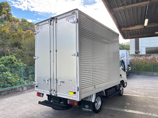 トヨエース 　２ｔ　アルミバン　バン　準中型　１０尺　ショートボディ　９０度ストッパー　ラッシング１段　サイドスライド扉　床木材張り　内高２１６ｃｍ　ＥＴＣ　バックモニター　社外ナビ　積載量２．０００ｋｇ　ＡＴ（5枚目）