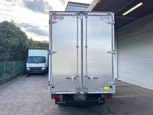 トヨエース 　２ｔ　アルミバン　バン　準中型　１０尺　ショートボディ　９０度ストッパー　ラッシング１段　サイドスライド扉　床木材張り　内高２１６ｃｍ　ＥＴＣ　バックモニター　社外ナビ　積載量２．０００ｋｇ　ＡＴ（6枚目）