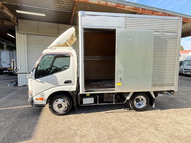 トヨエース 　２ｔ　アルミバン　バン　準中型　１０尺　ショートボディ　９０度ストッパー　ラッシング１段　サイドスライド扉　床木材張り　内高２１６ｃｍ　ＥＴＣ　バックモニター　社外ナビ　積載量２．０００ｋｇ　ＡＴ（23枚目）