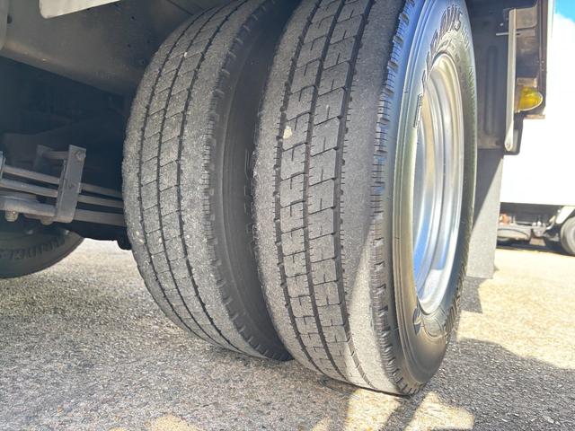 トヨエース 　２ｔ　アルミバン　バン　準中型　１０尺　ショートボディ　９０度ストッパー　ラッシング１段　サイドスライド扉　床木材張り　内高２１６ｃｍ　ＥＴＣ　バックモニター　社外ナビ　積載量２．０００ｋｇ　ＡＴ（56枚目）