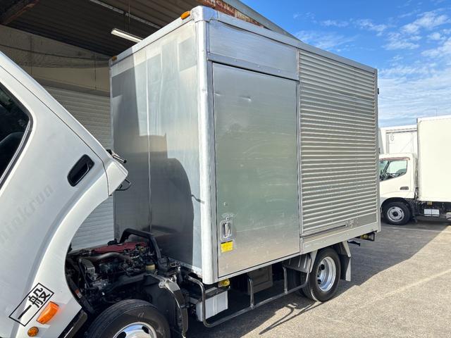 トヨエース 　２ｔ　アルミバン　バン　準中型　１０尺　ショートボディ　９０度ストッパー　ラッシング１段　サイドスライド扉　床木材張り　内高２１６ｃｍ　ＥＴＣ　バックモニター　社外ナビ　積載量２．０００ｋｇ　ＡＴ（62枚目）