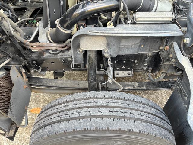 アトラストラック 　２ｔ　アルミウイング　ワイドロング　内高２２２ｃｍ　内フック　ラッシング１段　床木材張り　日本フルハーフ製　セミオートマ　オートマ　ＡＴ　ＥＴＣ　バックモニター　実走行　排ガス浄化作業不要　ウイング（38枚目）