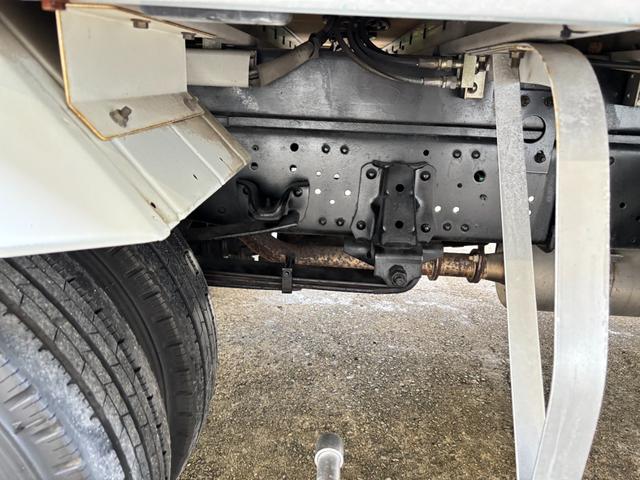 アトラストラック 　２ｔ　アルミウイング　ワイドロング　内高２２２ｃｍ　内フック　ラッシング１段　床木材張り　日本フルハーフ製　セミオートマ　オートマ　ＡＴ　ＥＴＣ　バックモニター　実走行　排ガス浄化作業不要　ウイング（47枚目）