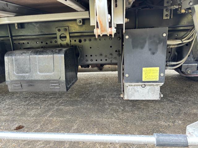 アトラストラック 　２ｔ　アルミウイング　ワイドロング　内高２２２ｃｍ　内フック　ラッシング１段　床木材張り　日本フルハーフ製　セミオートマ　オートマ　ＡＴ　ＥＴＣ　バックモニター　実走行　排ガス浄化作業不要　ウイング（54枚目）