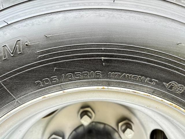 アトラストラック 　２ｔ　アルミウイング　ワイドロング　内高２２２ｃｍ　内フック　ラッシング１段　床木材張り　日本フルハーフ製　セミオートマ　オートマ　ＡＴ　ＥＴＣ　バックモニター　実走行　排ガス浄化作業不要　ウイング（57枚目）