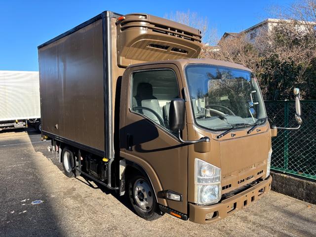 エルフトラック 　２ｔ　冷蔵冷凍車　冷凍車　－３０℃設定　スタンバイ　水抜き穴４か所　サイド扉　ラッシング２段　リア３枚扉　１０尺　菱重製　低温　ミッション　６ＭＴ　社外ナビ　ＥＴＣ　ターボ車　積載量２．０００ｋｇ（4枚目）
