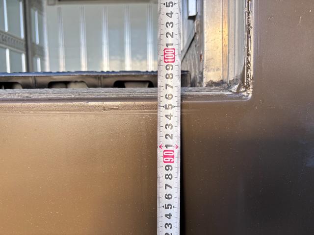 エルフトラック 　２ｔ　冷蔵冷凍車　冷凍車　－３０℃設定　スタンバイ　水抜き穴４か所　サイド扉　ラッシング２段　リア３枚扉　１０尺　菱重製　低温　ミッション　６ＭＴ　社外ナビ　ＥＴＣ　ターボ車　積載量２．０００ｋｇ（20枚目）