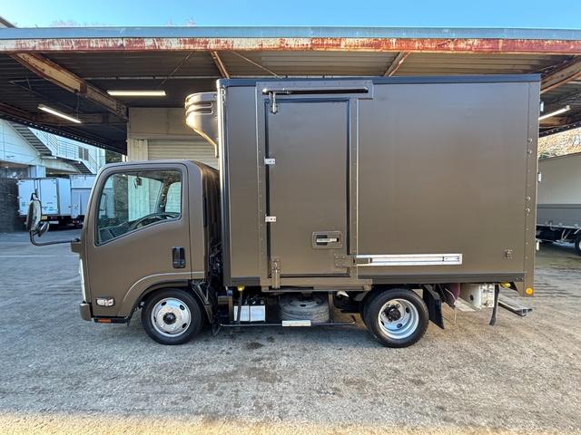 エルフトラック 　２ｔ　冷蔵冷凍車　冷凍車　－３０℃設定　スタンバイ　水抜き穴４か所　サイド扉　ラッシング２段　リア３枚扉　１０尺　菱重製　低温　ミッション　６ＭＴ　社外ナビ　ＥＴＣ　ターボ車　積載量２．０００ｋｇ（22枚目）