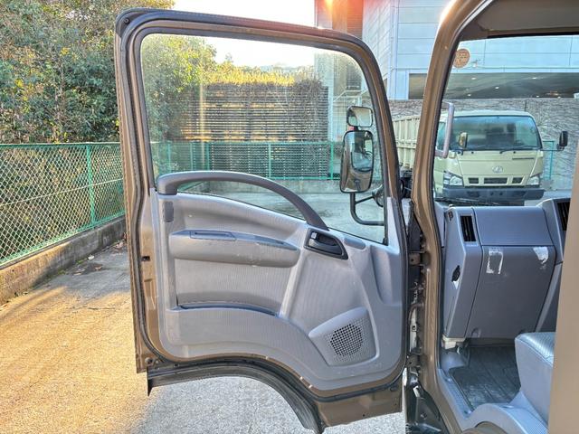 エルフトラック 　２ｔ　冷蔵冷凍車　冷凍車　－３０℃設定　スタンバイ　水抜き穴４か所　サイド扉　ラッシング２段　リア３枚扉　１０尺　菱重製　低温　ミッション　６ＭＴ　社外ナビ　ＥＴＣ　ターボ車　積載量２．０００ｋｇ（41枚目）