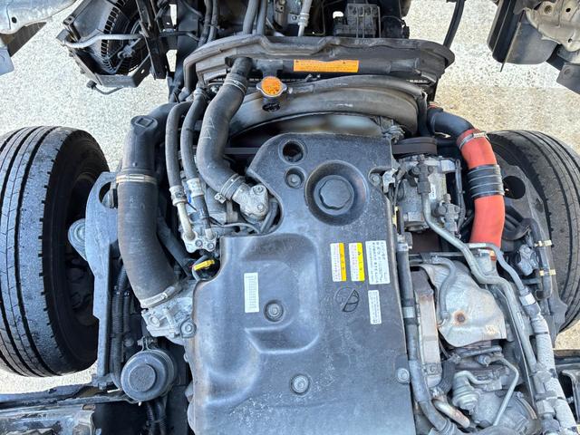 エルフトラック 　２ｔ　冷蔵冷凍車　冷凍車　－３０℃設定　スタンバイ　水抜き穴４か所　サイド扉　ラッシング２段　リア３枚扉　１０尺　菱重製　低温　ミッション　６ＭＴ　社外ナビ　ＥＴＣ　ターボ車　積載量２．０００ｋｇ（44枚目）