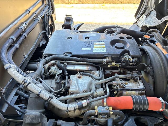 エルフトラック 　２ｔ　冷蔵冷凍車　冷凍車　－３０℃設定　スタンバイ　水抜き穴４か所　サイド扉　ラッシング２段　リア３枚扉　１０尺　菱重製　低温　ミッション　６ＭＴ　社外ナビ　ＥＴＣ　ターボ車　積載量２．０００ｋｇ（46枚目）