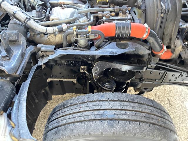 エルフトラック 　２ｔ　冷蔵冷凍車　冷凍車　－３０℃設定　スタンバイ　水抜き穴４か所　サイド扉　ラッシング２段　リア３枚扉　１０尺　菱重製　低温　ミッション　６ＭＴ　社外ナビ　ＥＴＣ　ターボ車　積載量２．０００ｋｇ（47枚目）