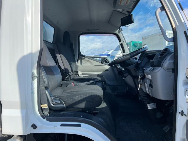 キャンター 　３ｔ　アルミバン　跳ね上げパワーゲート　ワイドロング　３トン　バン　ラジコン　サイドスライド扉　ラッシング２段　オートターン　内高２０６ｃｍ　バックモニター　ミッション　ターボ車　積載量２．９５０ｋｇ（24枚目）