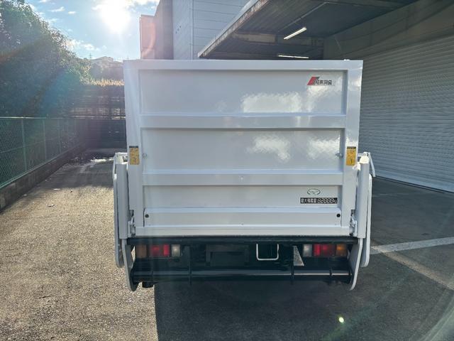 エルフトラック 　２ｔ　平ボディ　跳ね上げパワーゲート　パワーゲート　３方開　床木材張り　１０尺　４ナンバー　セミオートマ　スムーサー　積載量２．０００ｋｇ　ＥＴＣ　極東開発製　準中型　ＡＴ　ゲート容量８００ｋｇ（6枚目）