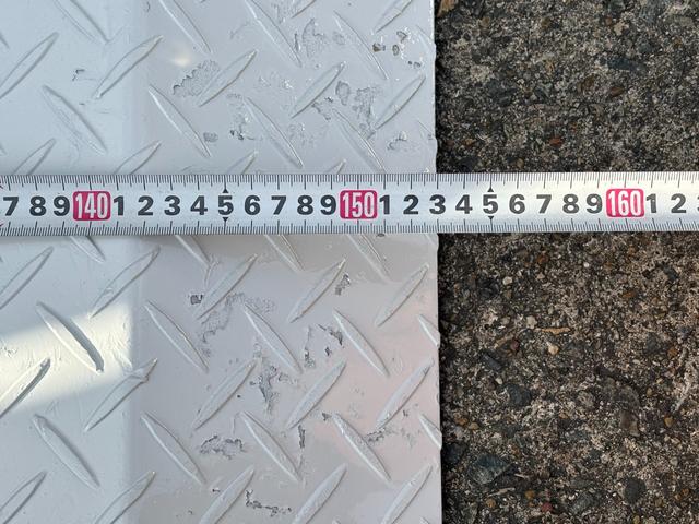 エルフトラック 　２ｔ　平ボディ　跳ね上げパワーゲート　パワーゲート　３方開　床木材張り　１０尺　４ナンバー　セミオートマ　スムーサー　積載量２．０００ｋｇ　ＥＴＣ　極東開発製　準中型　ＡＴ　ゲート容量８００ｋｇ（17枚目）