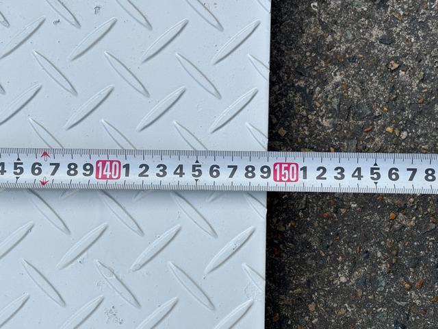 エルフトラック 　２ｔ　平ボディ　跳ね上げパワーゲート　パワーゲート　３方開　床木材張り　１０尺　４ナンバー　セミオートマ　スムーサー　積載量２．０００ｋｇ　ＥＴＣ　極東開発製　準中型　ＡＴ　ゲート容量８００ｋｇ（18枚目）