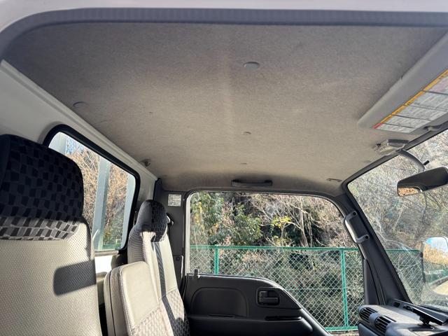 エルフトラック 　２ｔ　平ボディ　跳ね上げパワーゲート　パワーゲート　３方開　床木材張り　１０尺　４ナンバー　セミオートマ　スムーサー　積載量２．０００ｋｇ　ＥＴＣ　極東開発製　準中型　ＡＴ　ゲート容量８００ｋｇ（29枚目）