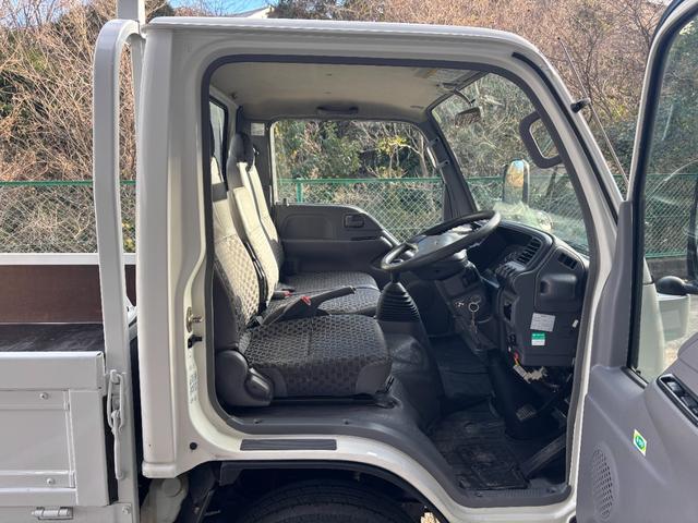 エルフトラック 　２ｔ　平ボディ　跳ね上げパワーゲート　パワーゲート　３方開　床木材張り　１０尺　４ナンバー　セミオートマ　スムーサー　積載量２．０００ｋｇ　ＥＴＣ　極東開発製　準中型　ＡＴ　ゲート容量８００ｋｇ（30枚目）