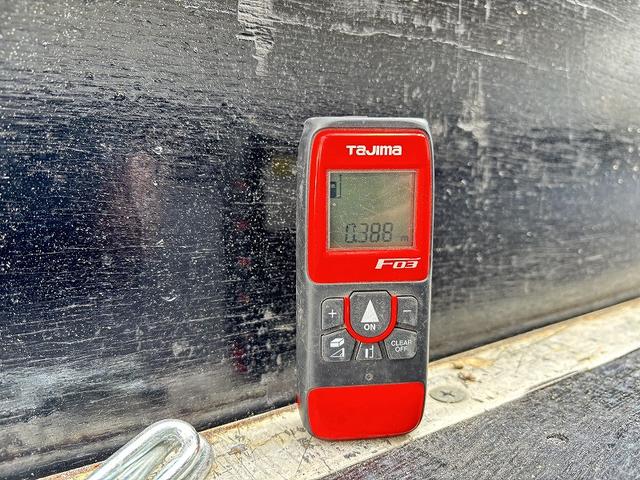 キャンター 　３ｔ　平ボディ　ワイドロング　超ロング　５ｍボディ　３方開　床木材張り　アルミ縞板被せ　デュオニック　ＡＴ　オートマ　２ペダル　ターボ車　３人乗り　坂道補助装置　電動格納ミラー　積載量４．２５０ｋｇ（12枚目）