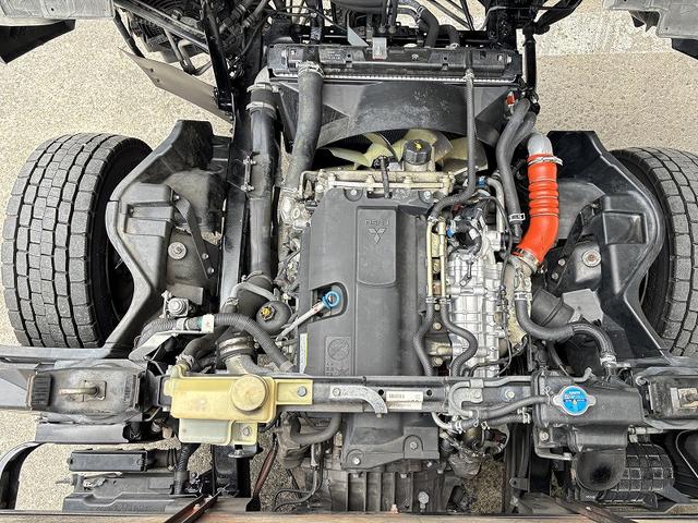 キャンター 　３ｔ　平ボディ　ワイドロング　超ロング　５ｍボディ　３方開　床木材張り　アルミ縞板被せ　デュオニック　ＡＴ　オートマ　２ペダル　ターボ車　３人乗り　坂道補助装置　電動格納ミラー　積載量４．２５０ｋｇ（36枚目）