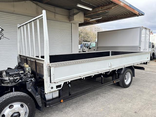 キャンター 　３ｔ　平ボディ　ワイドロング　超ロング　５ｍボディ　３方開　床木材張り　アルミ縞板被せ　デュオニック　ＡＴ　オートマ　２ペダル　ターボ車　３人乗り　坂道補助装置　電動格納ミラー　積載量４．２５０ｋｇ（57枚目）