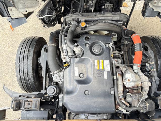 エルフトラック 　２ｔ　平ボディ　アルミブロック　標準ロング　ロング　低床　床木材張り　３方開　ターボ車　ＰＲＩＭＥ　ＥＴＣ　ミッション　５ＭＴ　積載量２．０００ｋｇ　坂道補助装置　電動格納ミラー　ハイキャブ　準中型（37枚目）