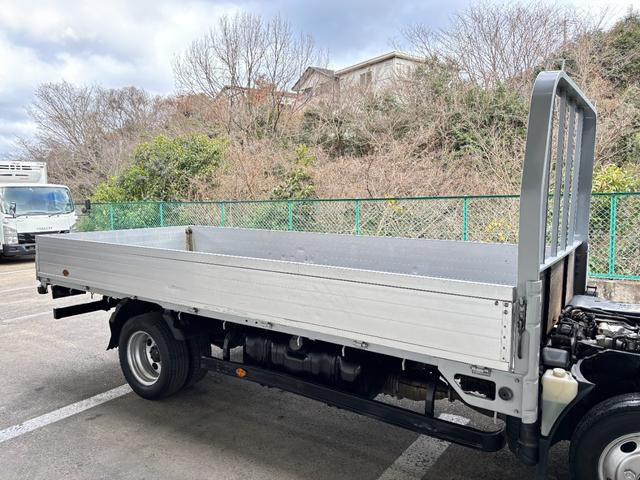 エルフトラック 　２ｔ　平ボディ　アルミブロック　標準ロング　ロング　低床　床木材張り　３方開　ターボ車　ＰＲＩＭＥ　ＥＴＣ　ミッション　５ＭＴ　積載量２．０００ｋｇ　坂道補助装置　電動格納ミラー　ハイキャブ　準中型（57枚目）