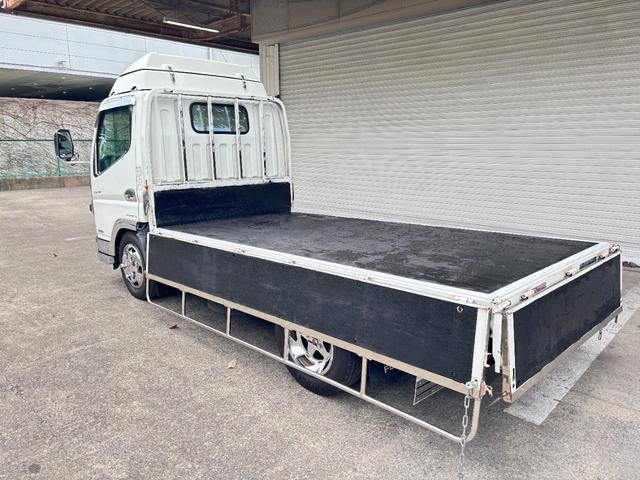 キャンター 　２ｔ　平ボディ　準中型　１０尺　メッキパーツ　低床　３方開　床木材張り　ＬＥＤマーカー　オートマ　イノマット　ＣＵＳＴＯＭ　積載量２．０００ｋｇ　両側電動格納ミラー　ミラーヒーター　ＥＴＣ　ターボ車（18枚目）