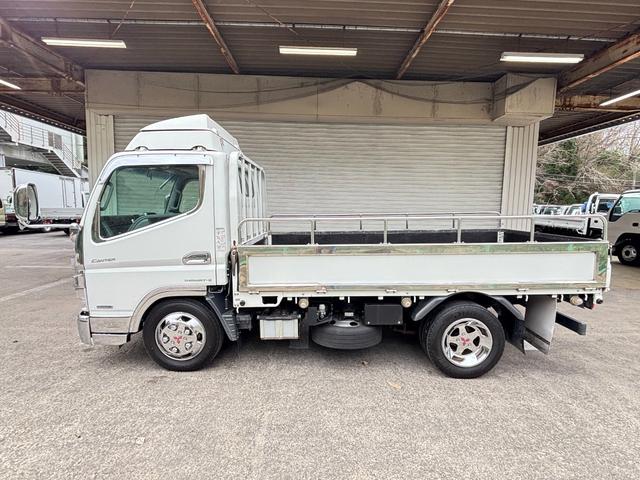 キャンター 　２ｔ　平ボディ　準中型　１０尺　メッキパーツ　低床　３方開　床木材張り　ＬＥＤマーカー　オートマ　イノマット　ＣＵＳＴＯＭ　積載量２．０００ｋｇ　両側電動格納ミラー　ミラーヒーター　ＥＴＣ　ターボ車（20枚目）