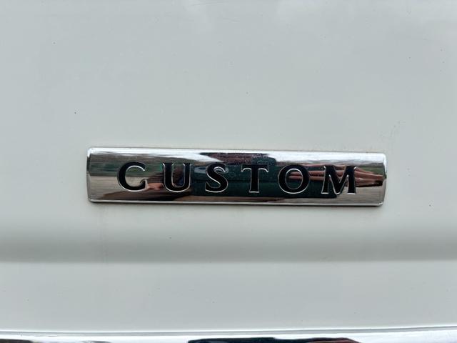 キャンター 　２ｔ　平ボディ　準中型　１０尺　メッキパーツ　低床　３方開　床木材張り　ＬＥＤマーカー　オートマ　イノマット　ＣＵＳＴＯＭ　積載量２．０００ｋｇ　両側電動格納ミラー　ミラーヒーター　ＥＴＣ　ターボ車（62枚目）