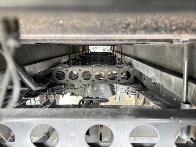 エルフトラック 2t パネルバン アルミバン 格納パワーゲート パワーゲート 標準ロング 内高229cm ラッシング2段 床木材張り 90度ストッパー ETC バックモニター ドラレコ 6MT 積載量2.000kg(56枚目)