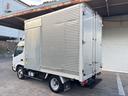 トヨエース 　２ｔ　アルミバン　バン　準中型　１０尺　ショートボディ　９０度ストッパー　ラッシング１段　サイドスライド扉　床木材張り　内高２１６ｃｍ　ＥＴＣ　バックモニター　社外ナビ　積載量２．０００ｋｇ　ＡＴ（7枚目）