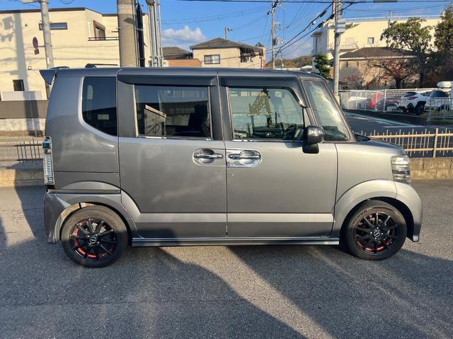 Ｎ－ＢＯＸカスタム Ｇ　ＳＳパッケージ　スマートキー　プッシュスタート　両側パワースライドドア　ストラーダナビ　フルセグＴＶ　ドライブレコーダー　ＥＴＣ（4枚目）