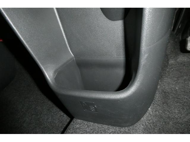 エンジン機構・ステアリング機構・ブレーキ機構はもちろんのこと、エアコン・ナビゲーション・テレビなども保証の対象です。詳しくはスタッフにおたずね下さい。