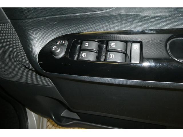 まるまるクリーン実施済！くるまるクリーンとは、内装のルームクリーンと外装のボディクリーンを合わせた本格洗浄するシステムです！専門の洗浄工場で各工程毎に洗浄・抗菌加工を施し、車をリフレッシュしてます！