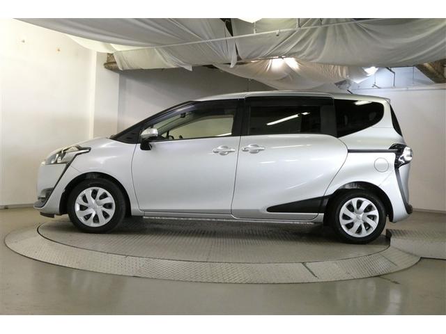 シエンタ Ｘ　ＥＴＣ装備　地デジ　バックガイドモニター　運転席助手席エアバック　マニュアルエアコン　キーフリーシステム　アイドルストップ　メモリーナビゲーション　横滑防止装置　エアバック付き　三列シート　ナビＴＶ（4枚目）