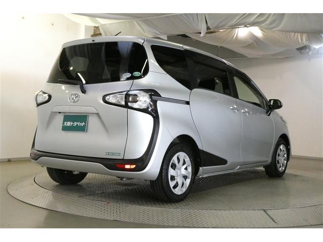 シエンタ Ｘ　ＥＴＣ装備　地デジ　バックガイドモニター　運転席助手席エアバック　マニュアルエアコン　キーフリーシステム　アイドルストップ　メモリーナビゲーション　横滑防止装置　エアバック付き　三列シート　ナビＴＶ（9枚目）